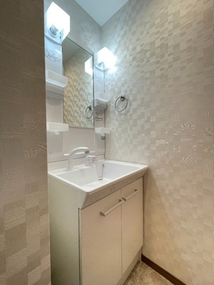 【洗面所】 | アールみずほ台 | 明るい洗面所です