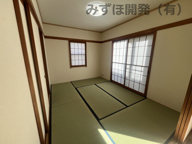 山形県山形市大字大森990-14の居間・リビング|2/3撮影
