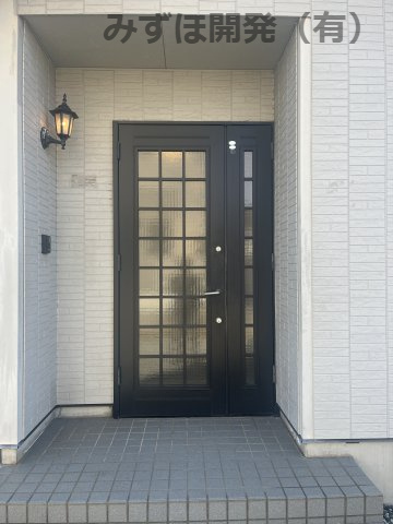 山形県山形市大字大森990-14の玄関|1/10撮影
かわいらしいブラケットライトが◎