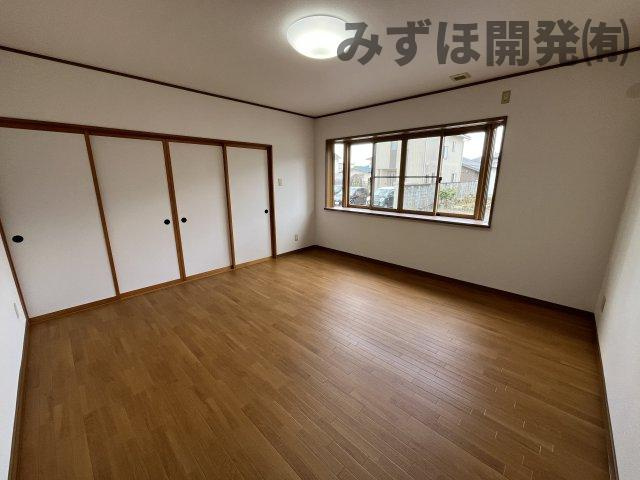 山形市千歳2丁目11-35の洋室|1階　洋室