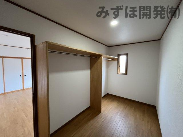 山形市千歳2丁目11-35の収納|F洋室　ウォークイン
