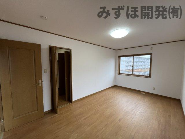 山形市千歳2丁目11-35の洋室|2階洋室　7.5帖①
