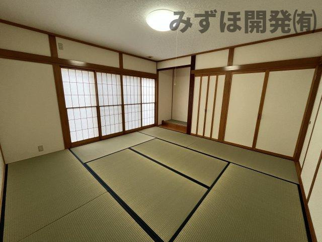 山形市千歳2丁目11-35の和室