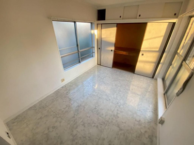 【居間・リビング】 | セピア三芳 | こちらの居間で趣味の時間をお楽しみください