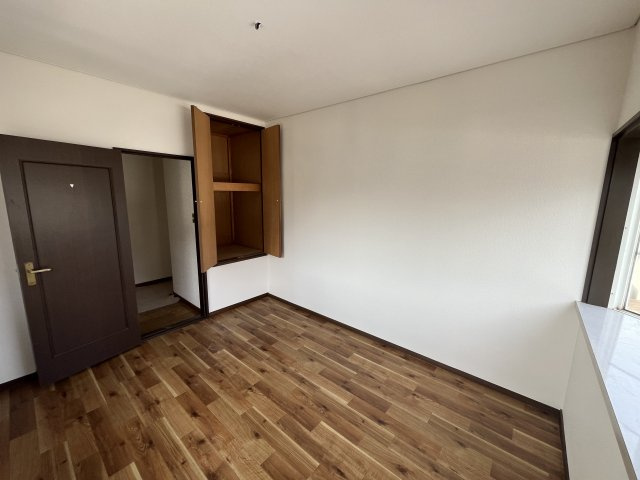 天童市山元146-1の洋室|3月8日撮影　洋室5.5帖　別角度
3月末リフォーム完成予定♪