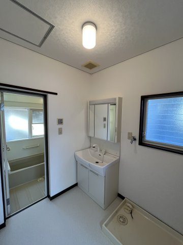 天童市山元146-1の独立洗面台|3月8日撮影
3月末リフォーム完成予定♪