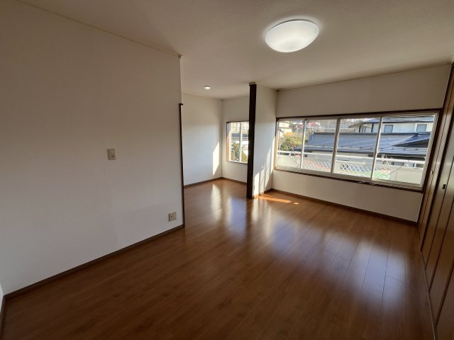 天童市山元146-1の寝室|3月8日撮影　主寝室 10.25帖
3月末リフォーム完成予定♪