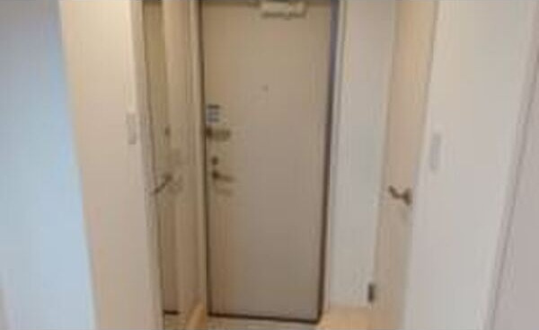 Crescita六番町の玄関