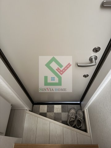 ソルナクレイシア大泉学園の玄関