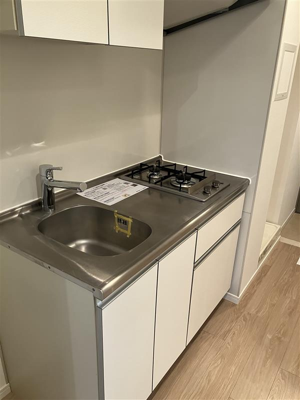 プラウドフラット神楽坂のキッチン|コンパクトなキッチンで掃除もラクラク