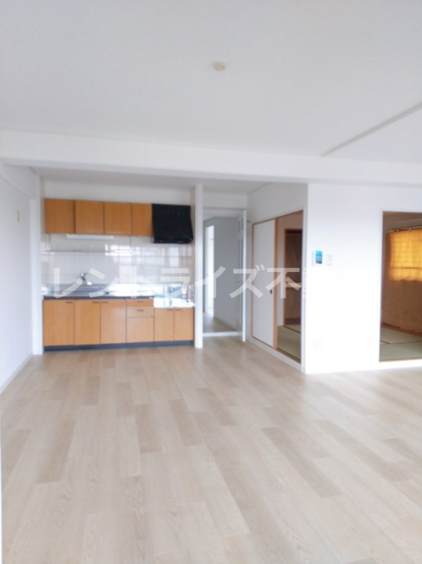 ウィズユー苅安賀の居間・リビング