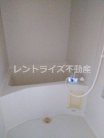 ウィズユー苅安賀の浴室