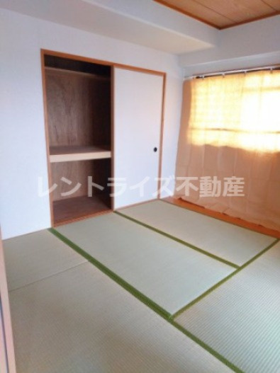 ウィズユー苅安賀の和室