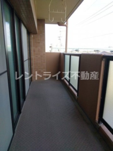 ウィズユー苅安賀のバルコニー