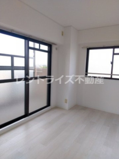 ウィズユー苅安賀の居間・リビング