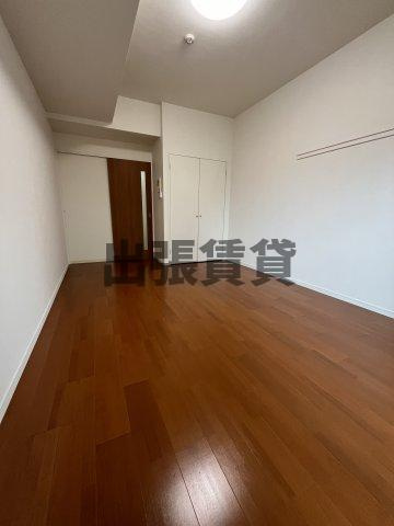 ルーエ白川公園の居間・リビング