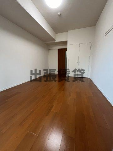 ルーエ白川公園の居間・リビング