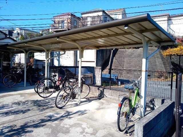 駐輪場　原付＆自転車のみ駐輪可能