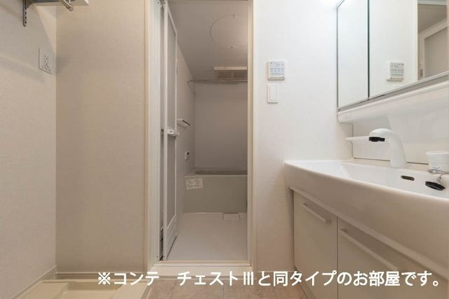 福岡市城南区南片江３丁目のアパートの洗面所