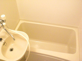 コンパクトで使いやすいお風呂です