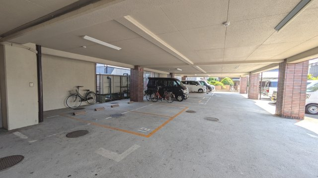 【駐車場】
