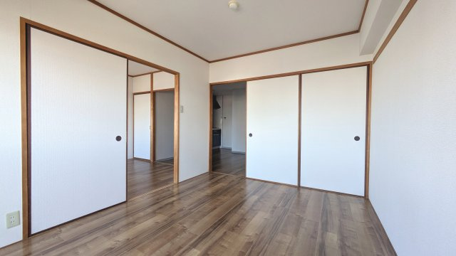 【寝室】