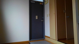 落ち着いた玄関です