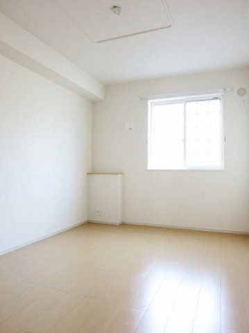 リバーサイド長泉の洋室