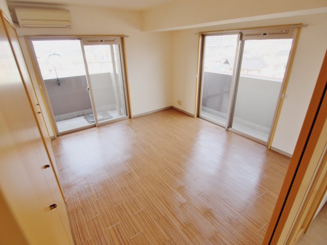 T-HOUSEの居間・リビング