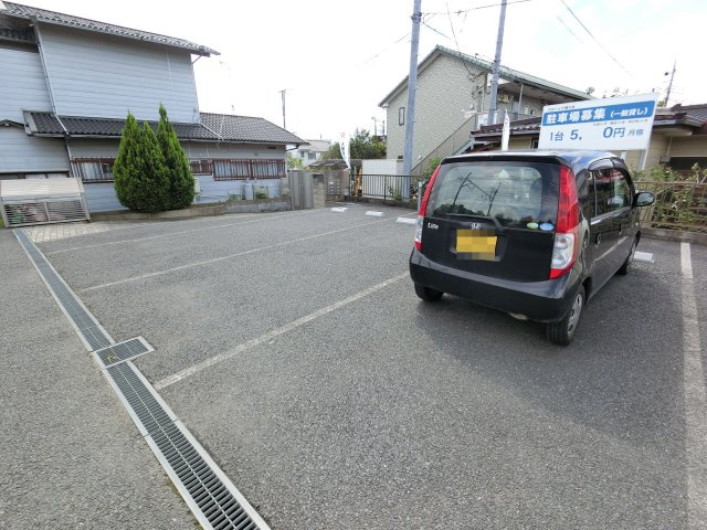 【駐車場】