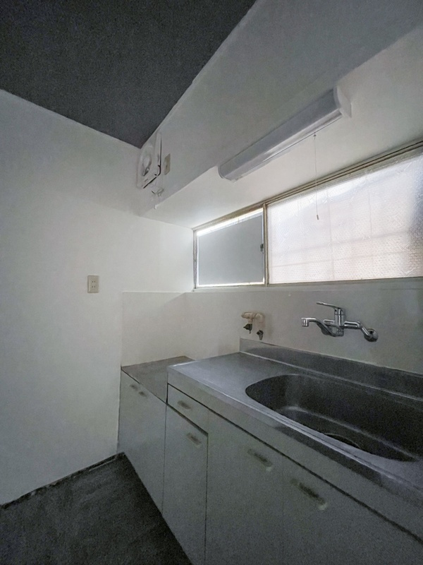 西板持8丁目戸建のキッチン