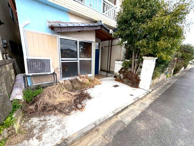 西板持8丁目戸建の駐車場