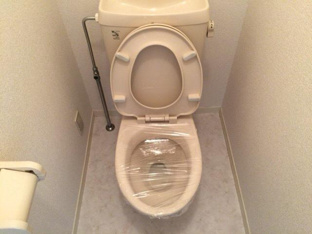 コンパクトで使いやすいトイレです