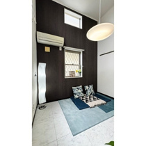 明るい色調の室内です