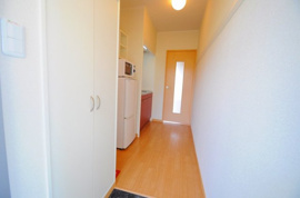 毎日通る玄関はこちらです