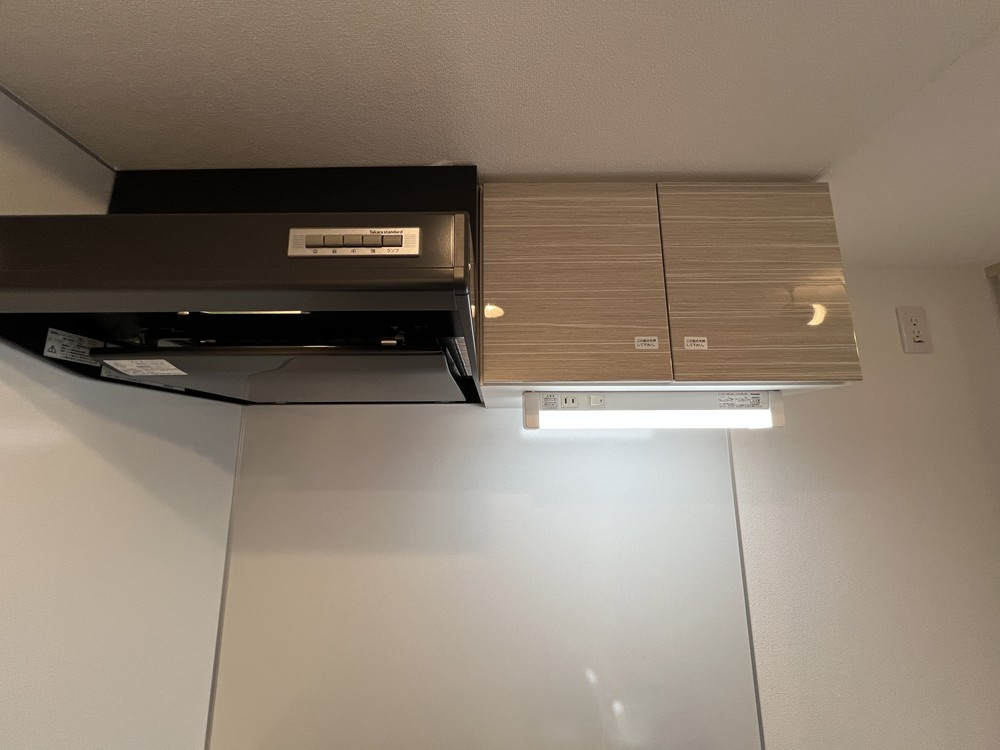 キッチン上部に棚もついています