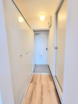 明るい玄関です