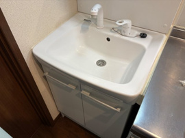 明るい洗面所です