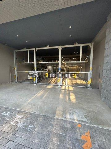 ファーストフィオーレ吹田ブランシェの駐車場