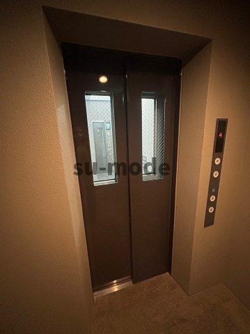 ファーストフィオーレ吹田ブランシェのエントランス