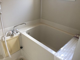 コンパクトで使いやすいお風呂です