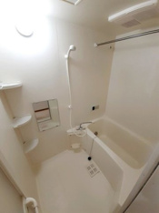 ゆったり過ごせるお風呂です