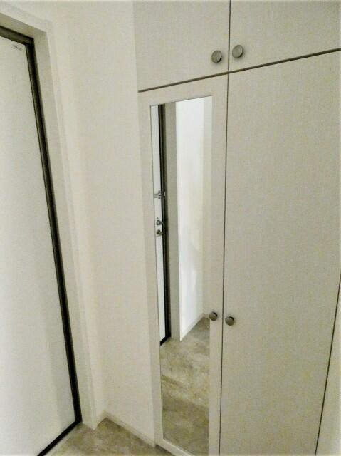 スカイ・フラワーの玄関|収納もある玄関です