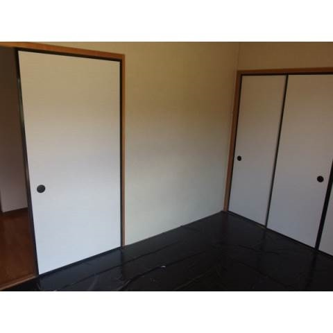 ハピネス西之坊の和室