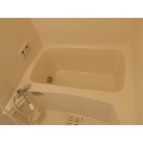 ハピネス西之坊の浴室