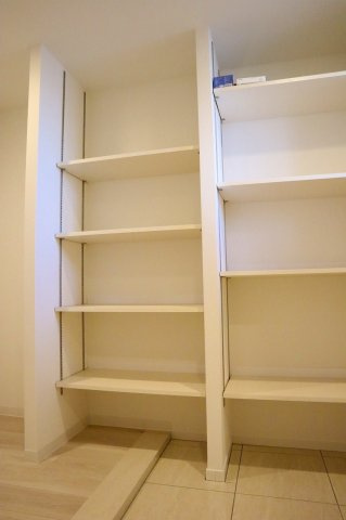 アルファスマート南田宮の玄関|大容量のシューズクローク