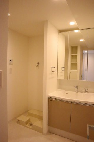 アルファスマート南田宮の独立洗面台