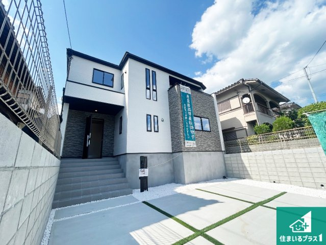 1日(土)2日(日)現地見学可能！　宝塚市中山五月台　限定1邸の外観|お客様に長く安心して住んでいだだける事にこだわった家づくり！住んでからのアフターサービスにもしっかりと取り組んでいます！