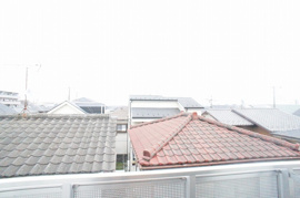 お洗濯にも便利なバルコニー付き