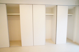 たっぷりとした収納スペースです